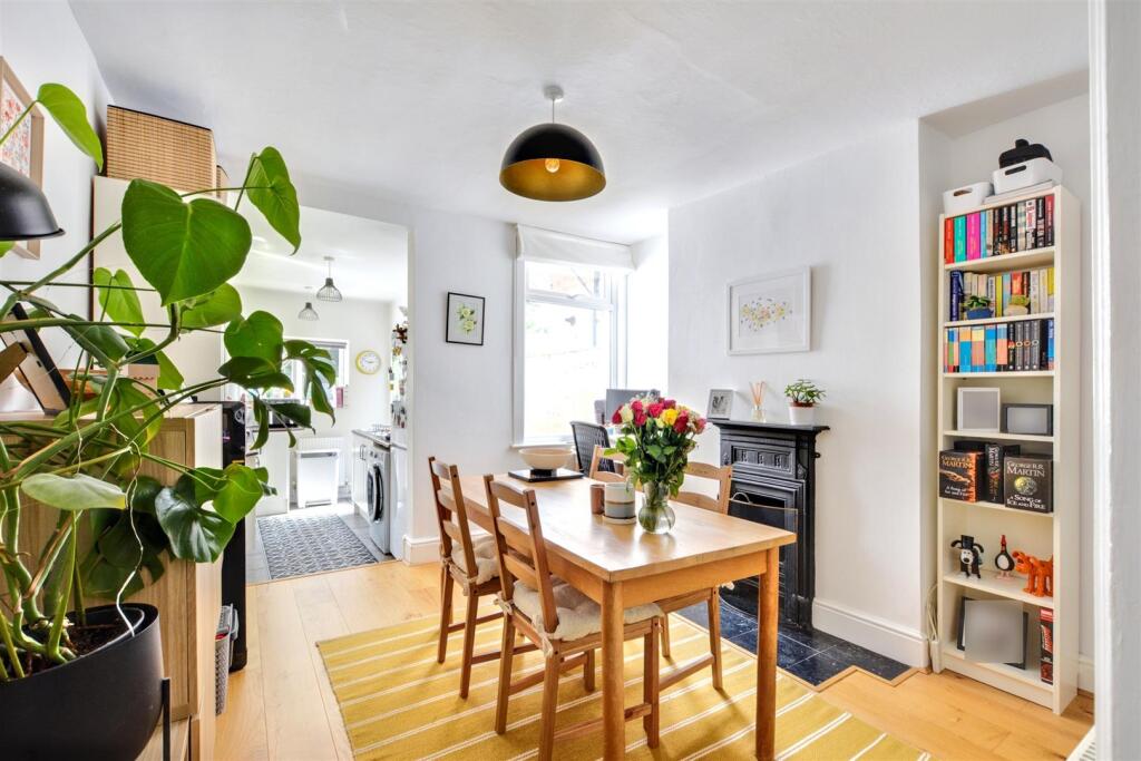 Dining Room_1.jpeg