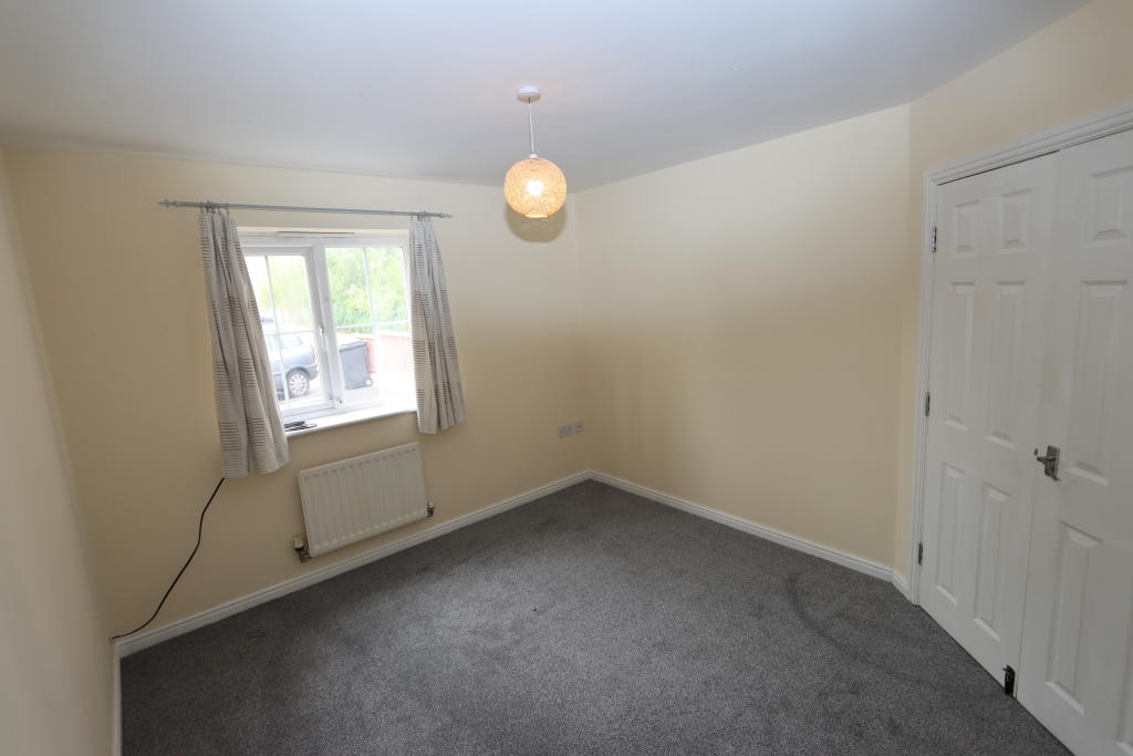 Dining / Bedroom 5