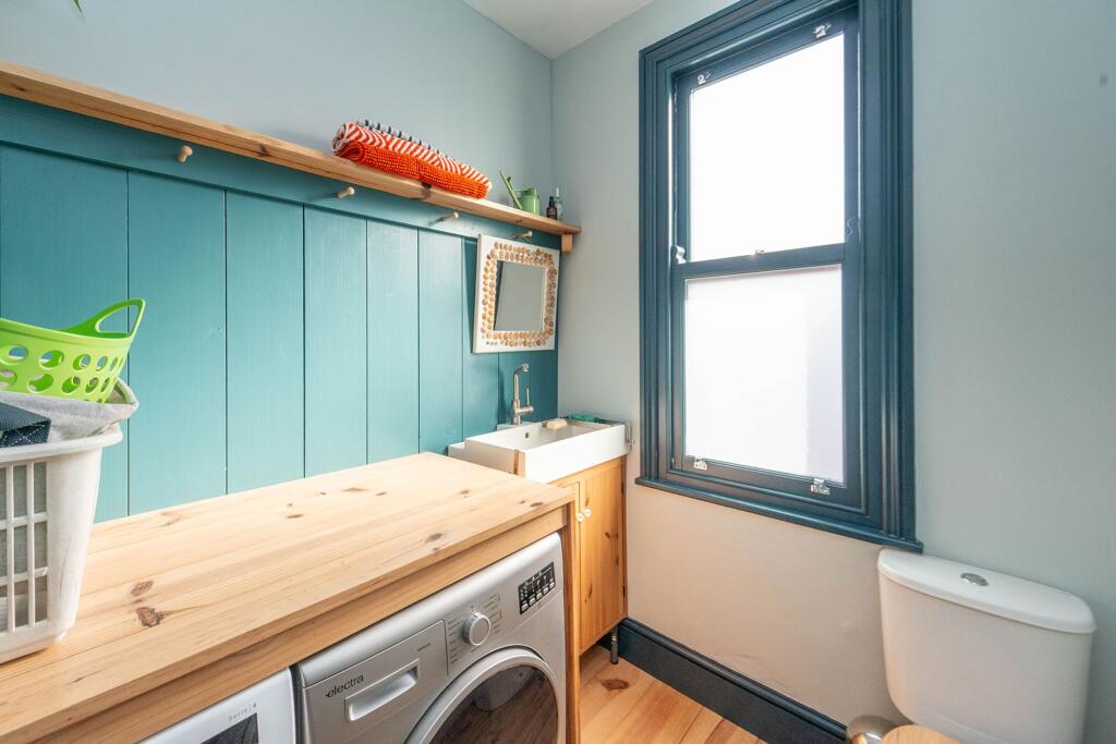 BEDROOMS AND BATHROOMS/UTILITY ROOM