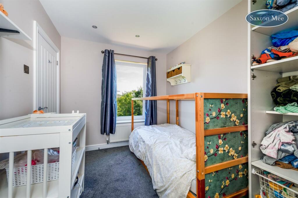 bed 4.jpg