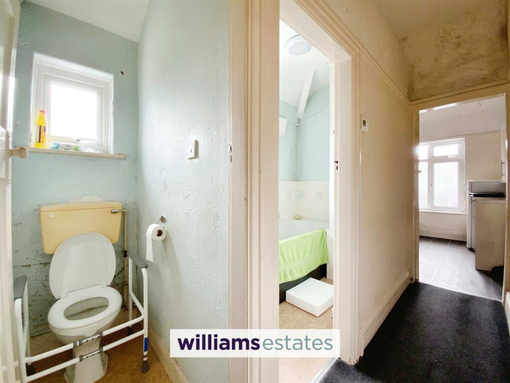 toilet &amp; bathroom