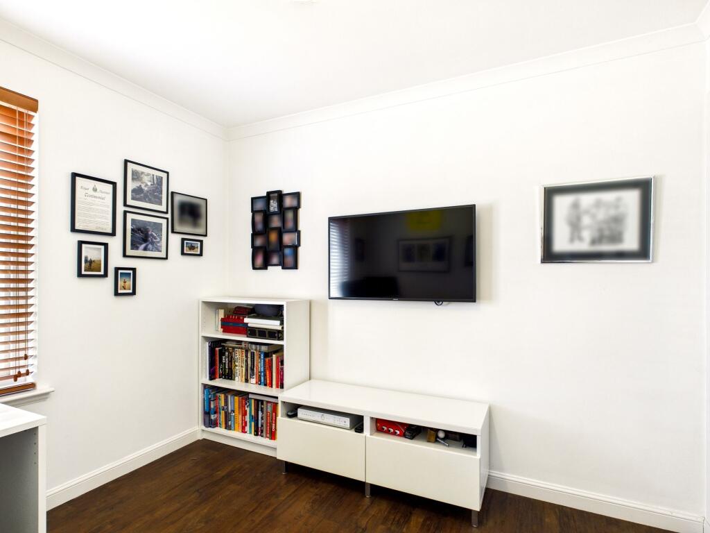 Bedroom 5/Study
