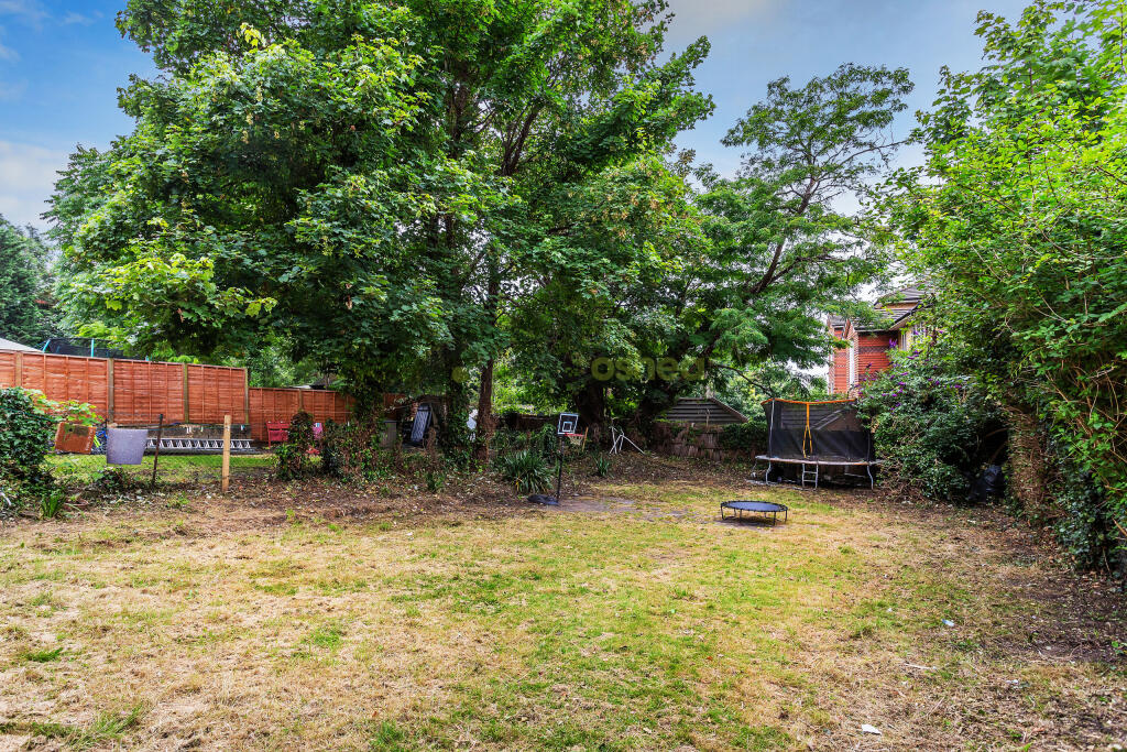 Flat-3-10-Moreton-Road-19