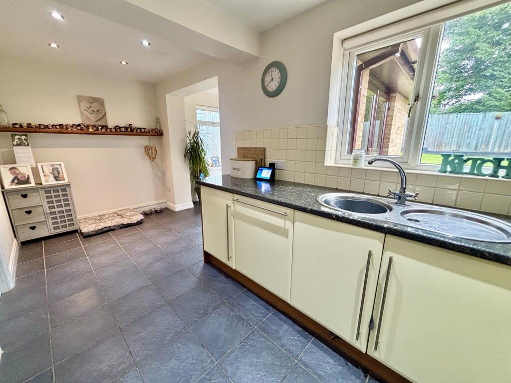 Kitchen / Breakfast Room