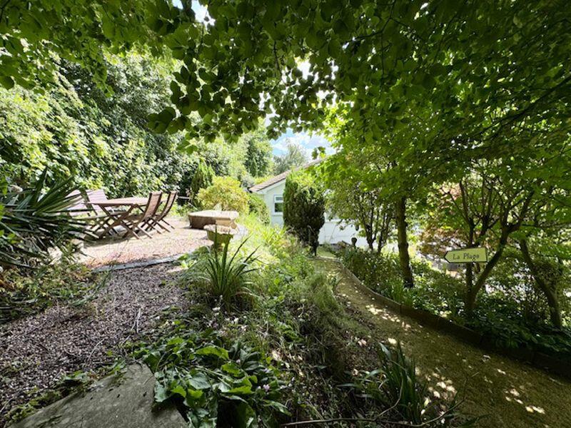 Seating and pathways