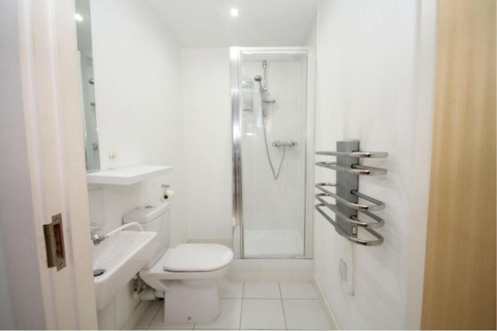 EN SUITE