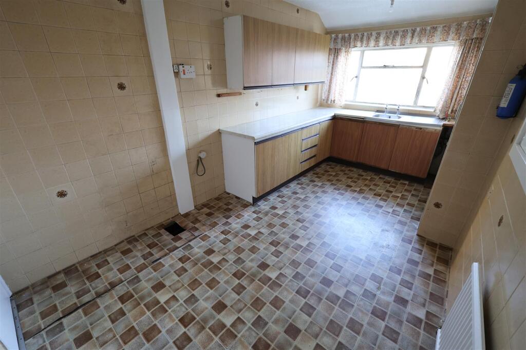 QR Kitchen ii.JPG