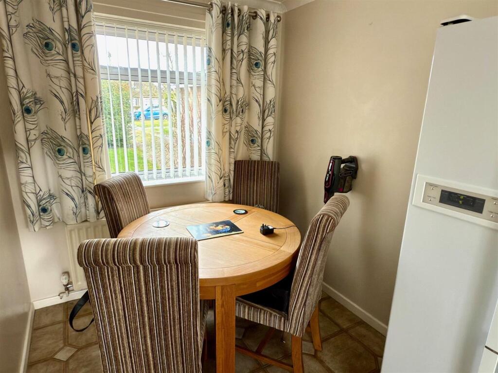 DINING AREA.jpg