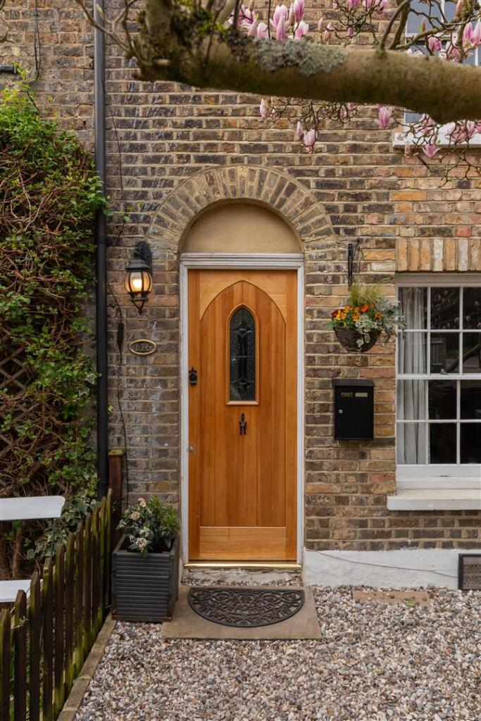 116 Forest Rise, E17