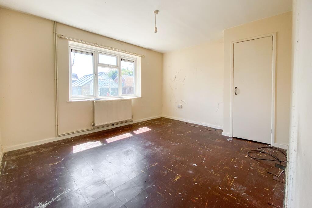 54 High Street, Purton, Swindon, Wiltshire, SN5 4BB