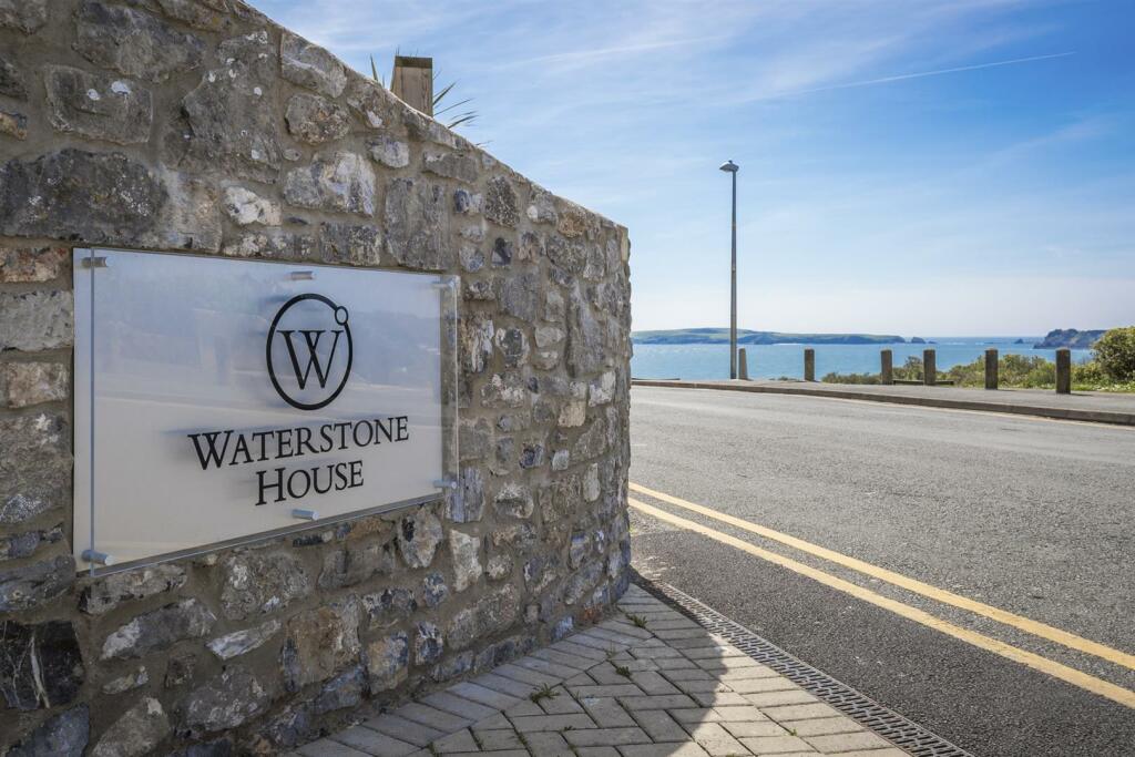 11 Waterstone House Tenby-45.jpg