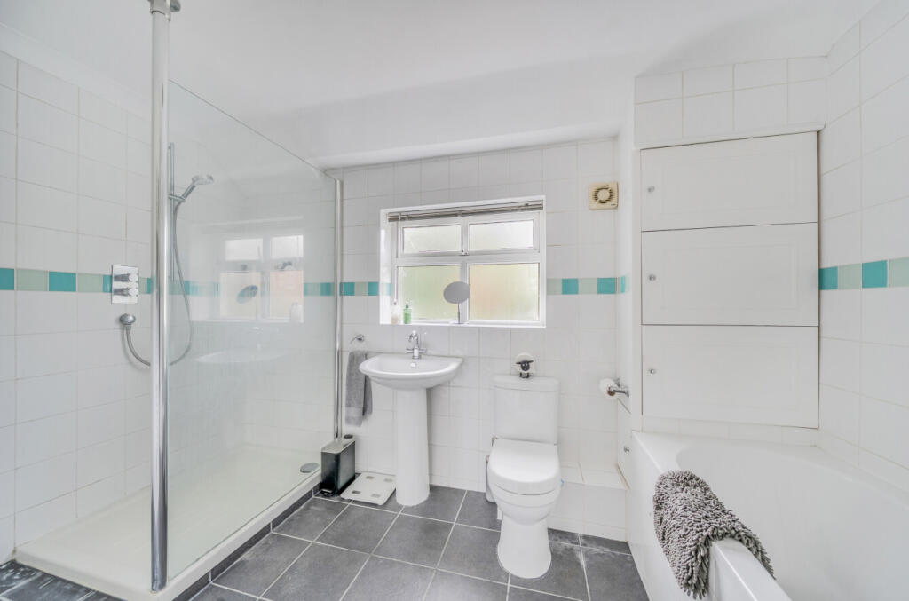 1347214668c1c3ac9984a