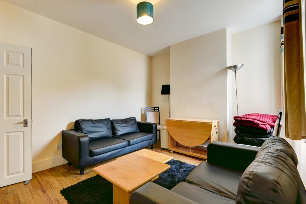 LOUNGE (2)