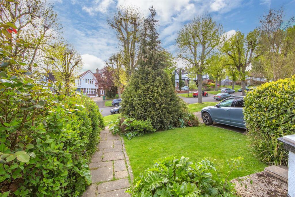 Front Garden.jpg