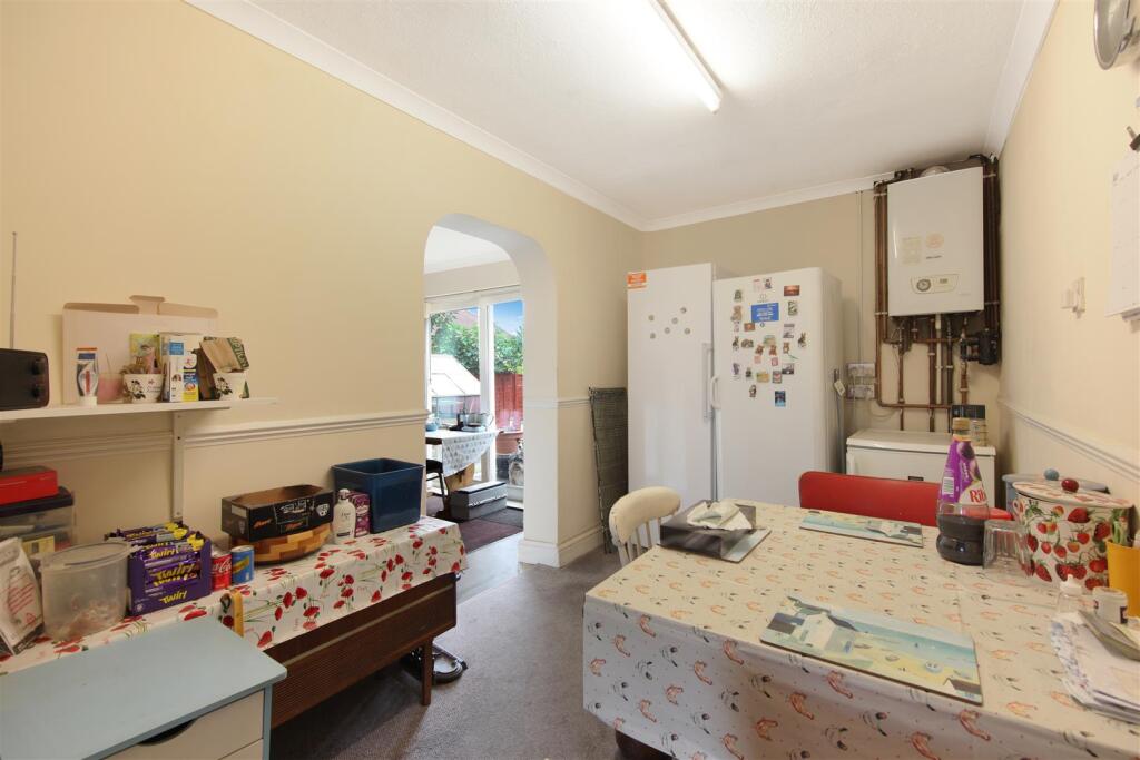1 Russell Close - 83B8ByK9xwl9GDgqhXp4.jpg