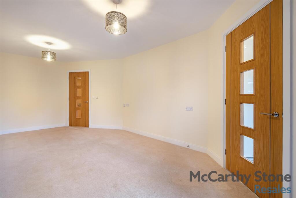 8673628-interior04.jpg