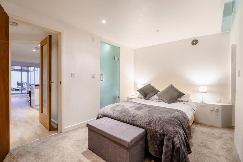 8407023-interior13-800.jpg