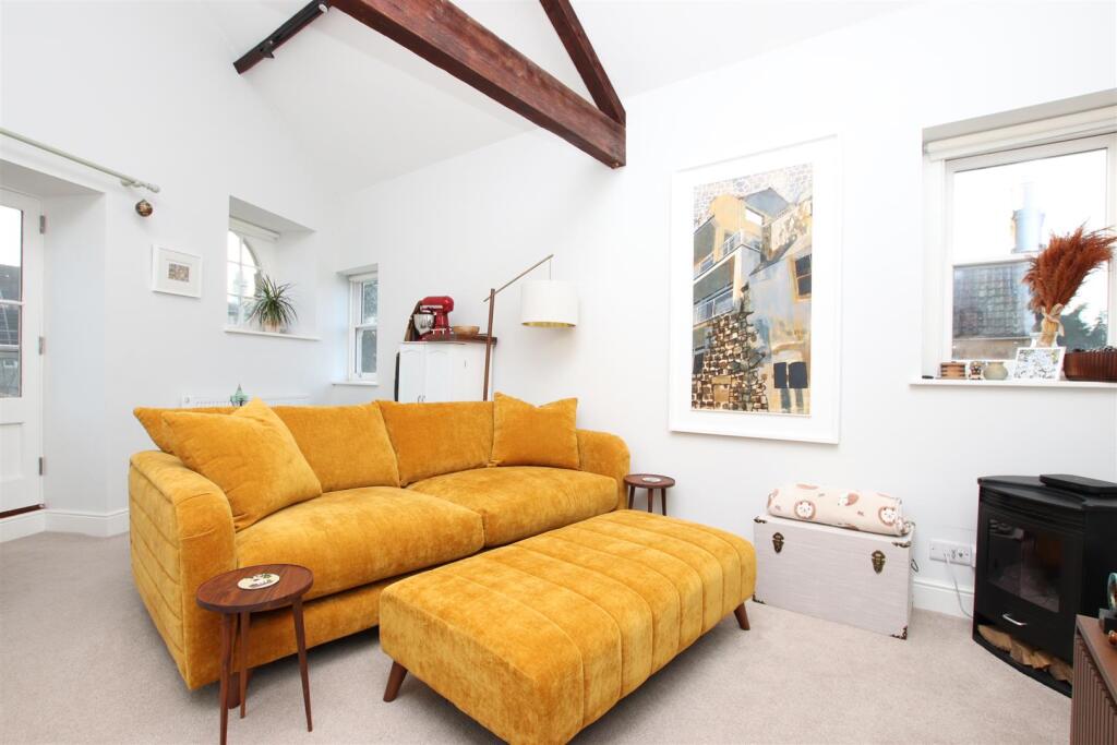 Living area.JPG
