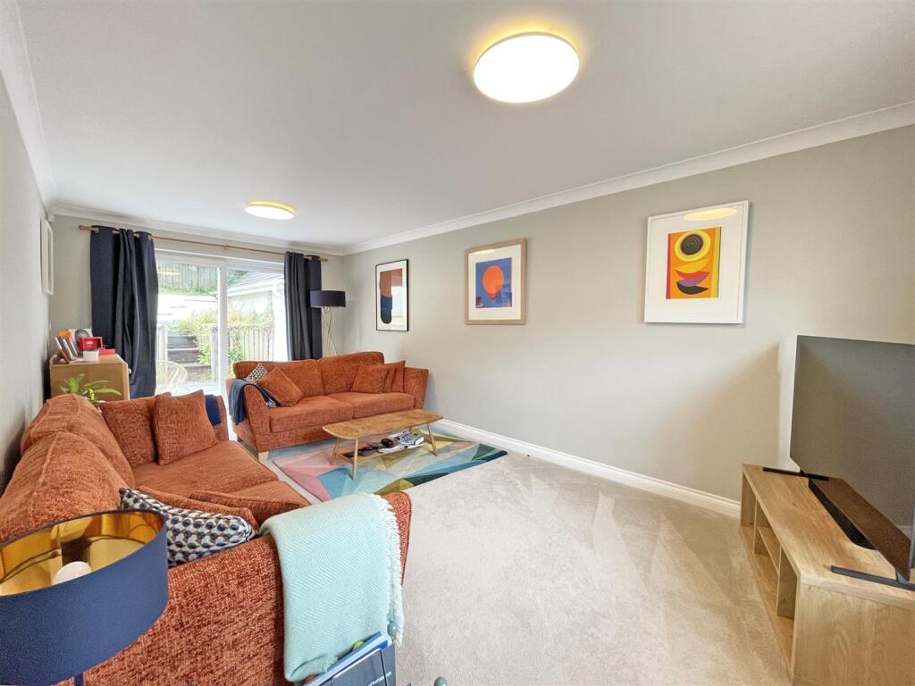 Ramsey Gardens 82 - Lounge 2 FP.jpg