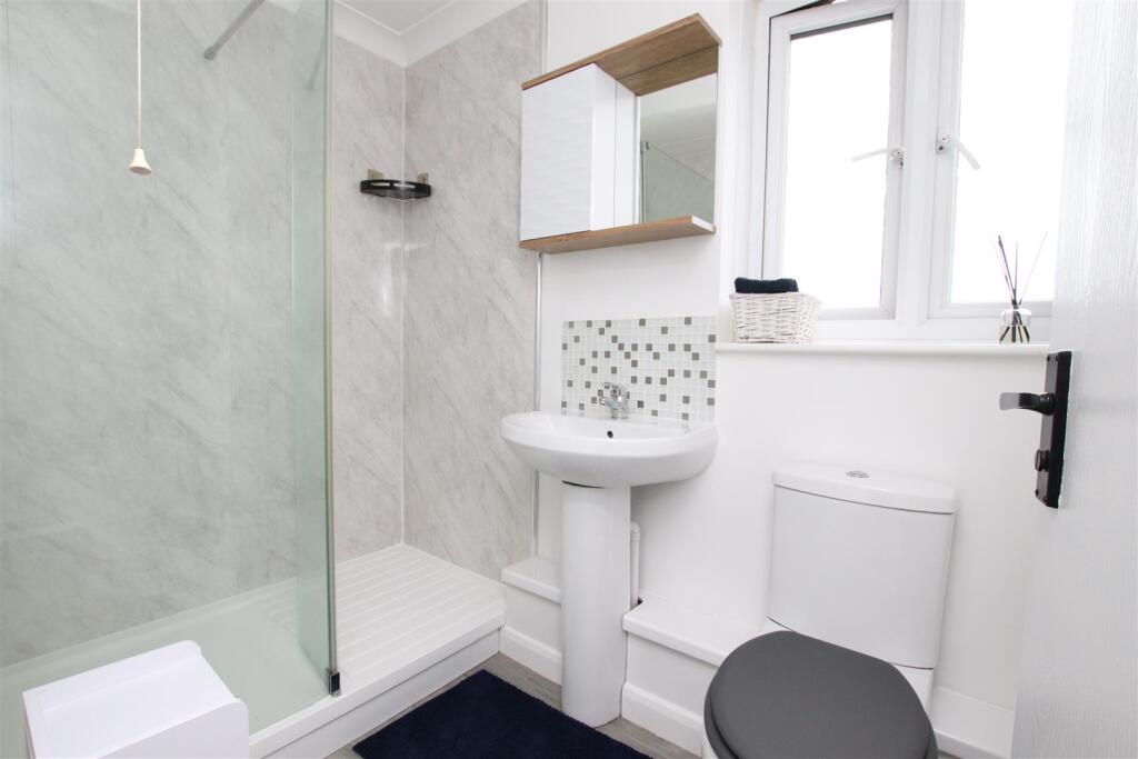 Shower Room.JPG
