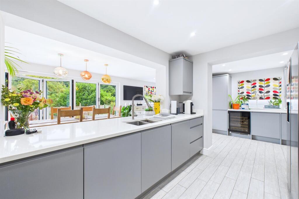 Kitchen 3.jpg