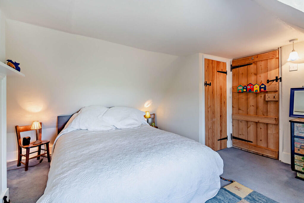 8655309-interior2...