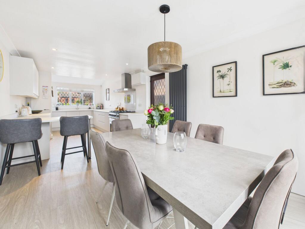 Dining/Kitchen