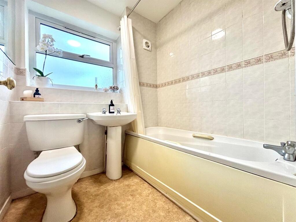 WhatsApp Image 2025-10-01 at 11.17.11_89009c07.jpg