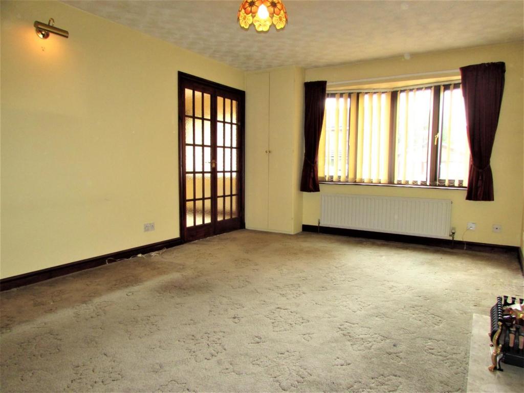 SilverbirchWay10lnge2.JPG