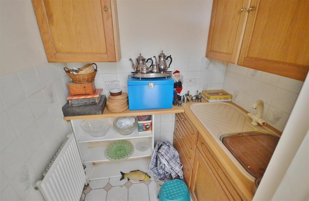 KITCHENETTE