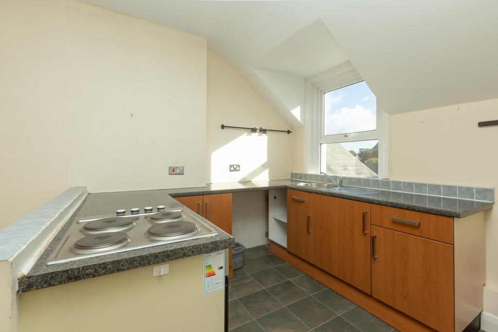 general Flat 3, 12 C