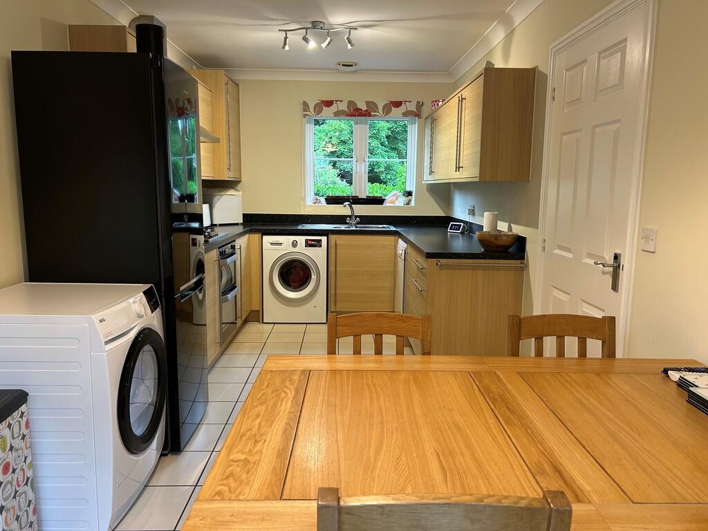 Kitchen/dining ro...