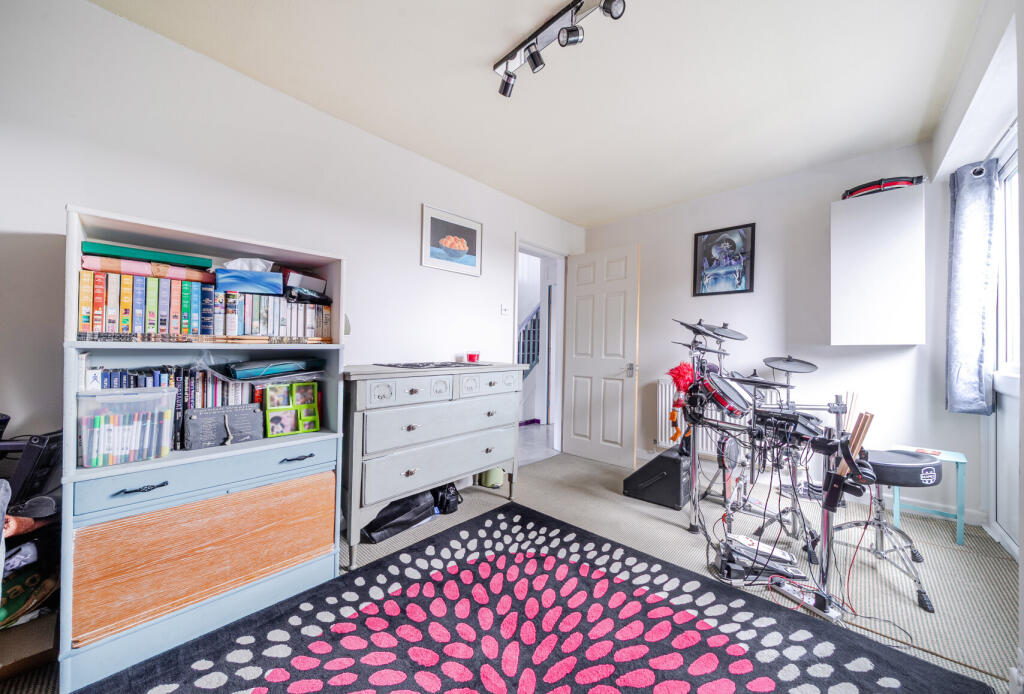 1331644-8-688b7c7...