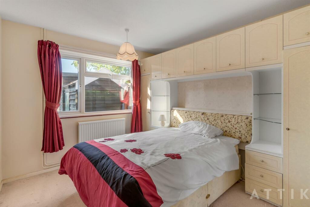 11 Kennedy Close Halesworth IP19 8EG (13).jpg