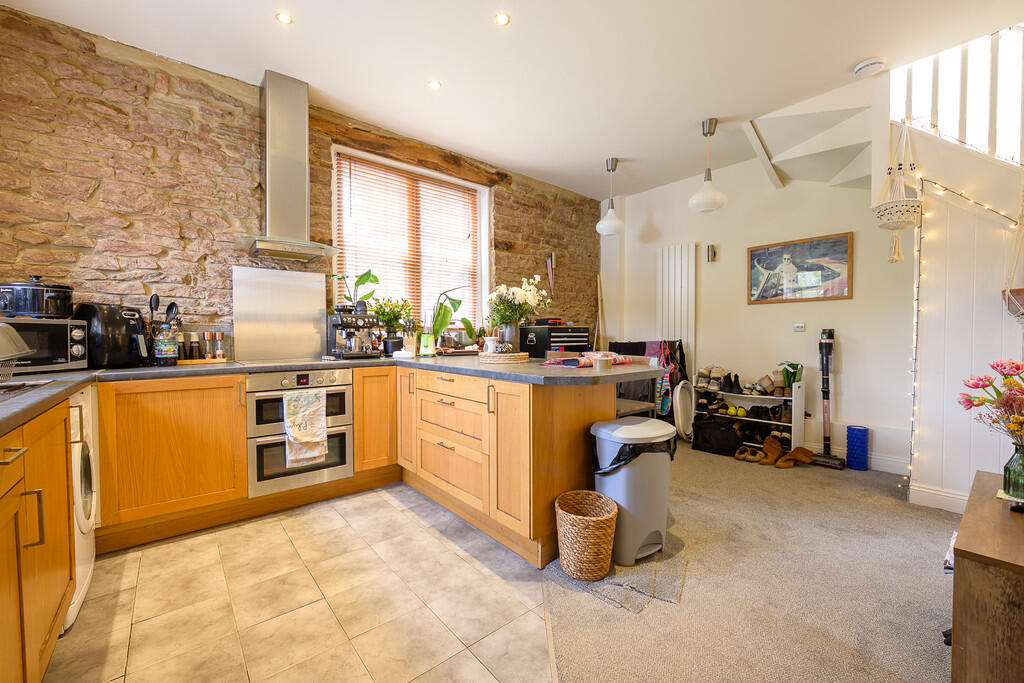 Victoria Cottage-...