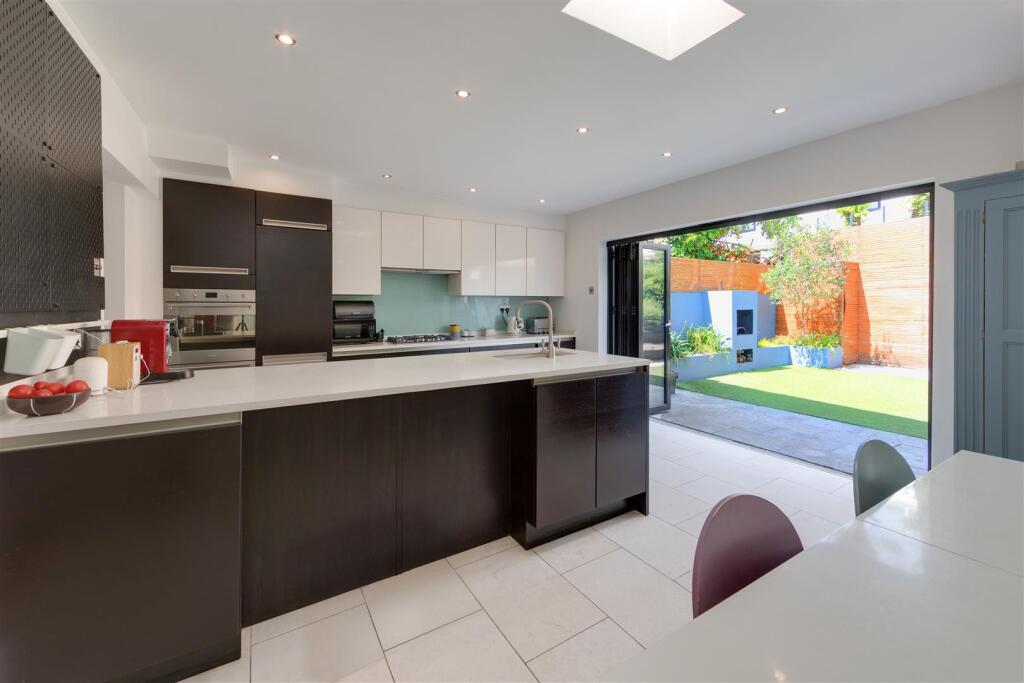 kitchen 2.jpeg