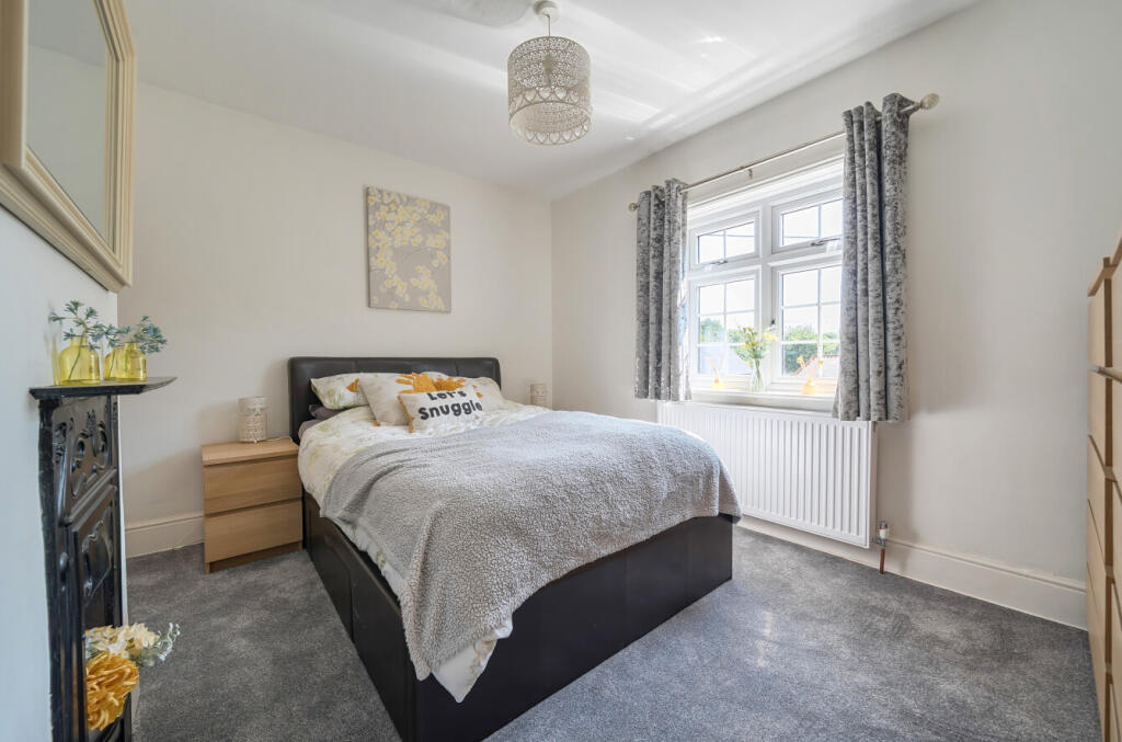 1339637-27-6899d4...