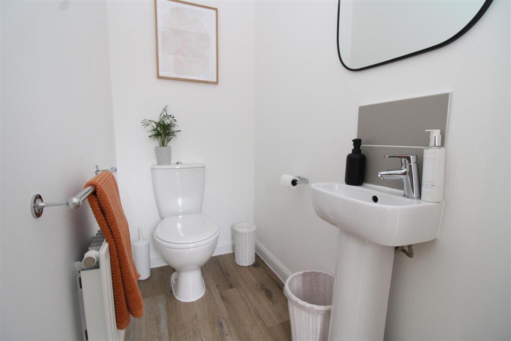 Ground floor wc.JPG