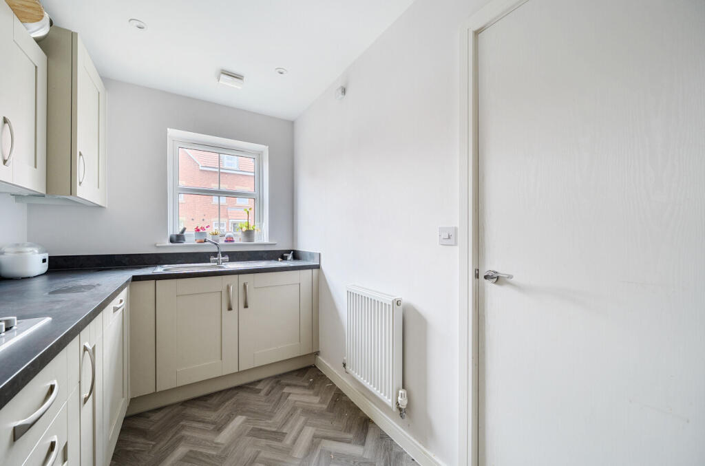 1382941-31-691df3...