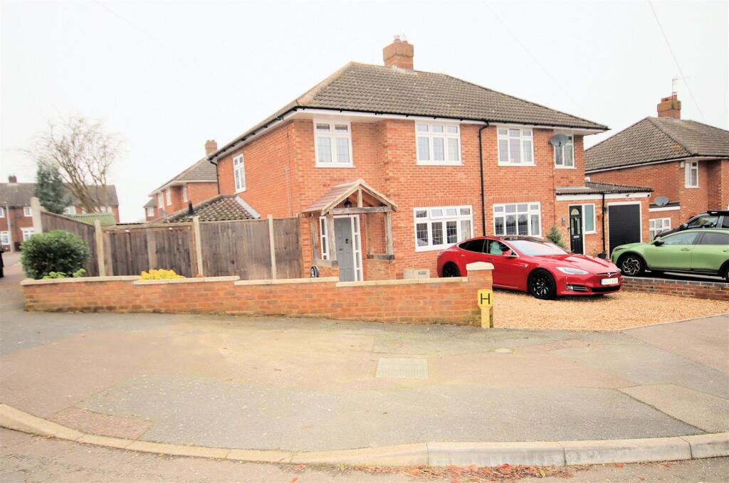 View of Front Garden &amp; Drive Way
