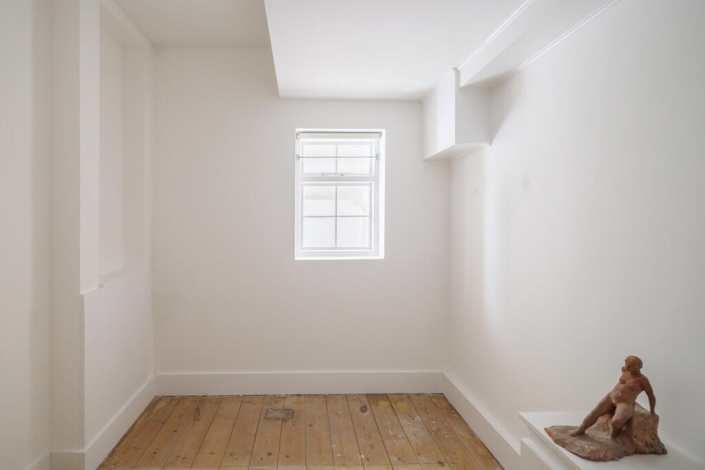 288624 - OldGloucesterStreetLondon-JSouteyrat-2...