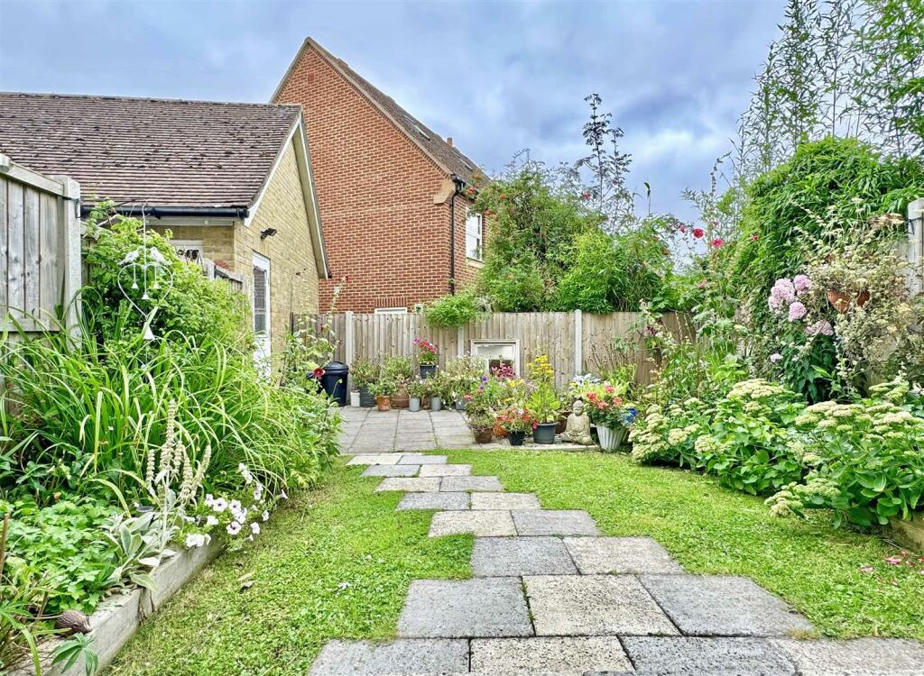 Rear Garden 2.jpg