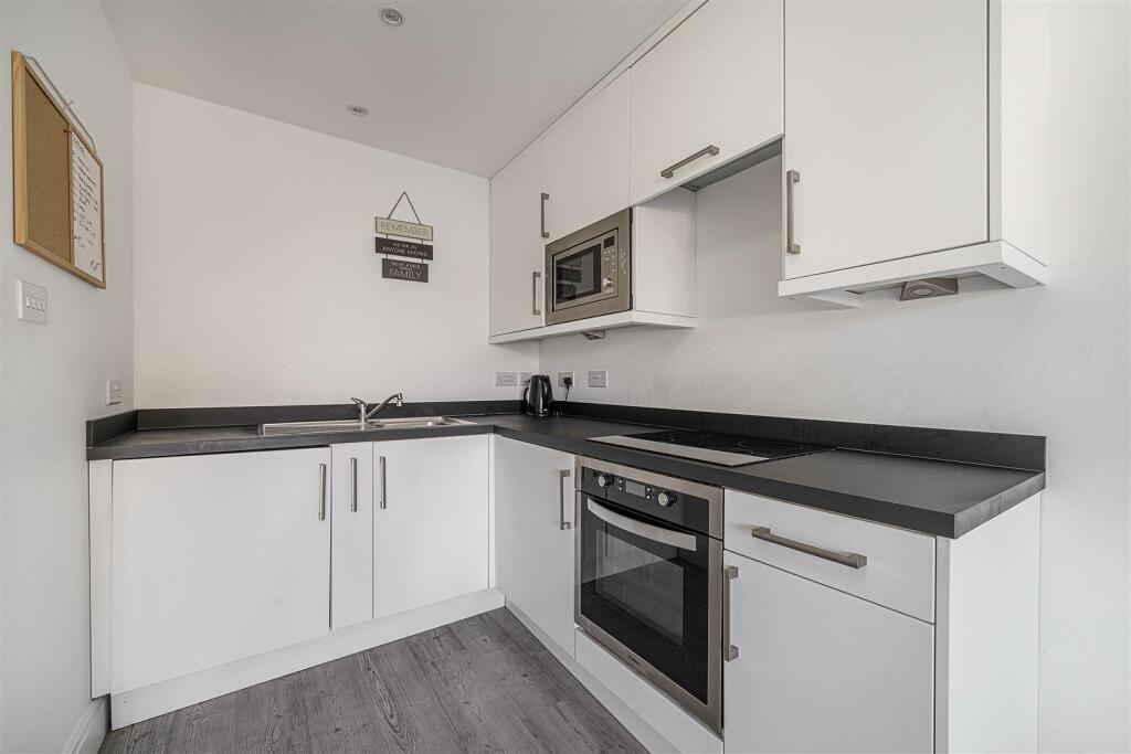 7 Kendal House-8.JPG