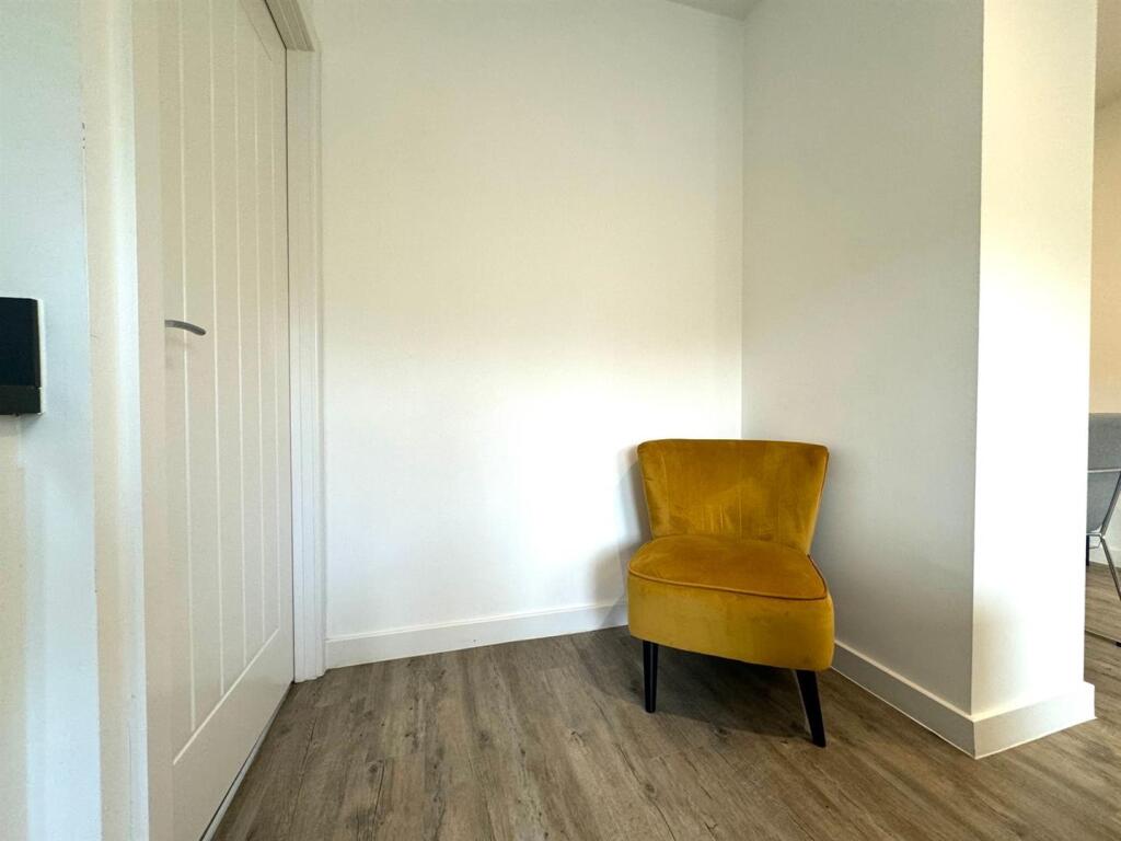 Reading area.jpeg