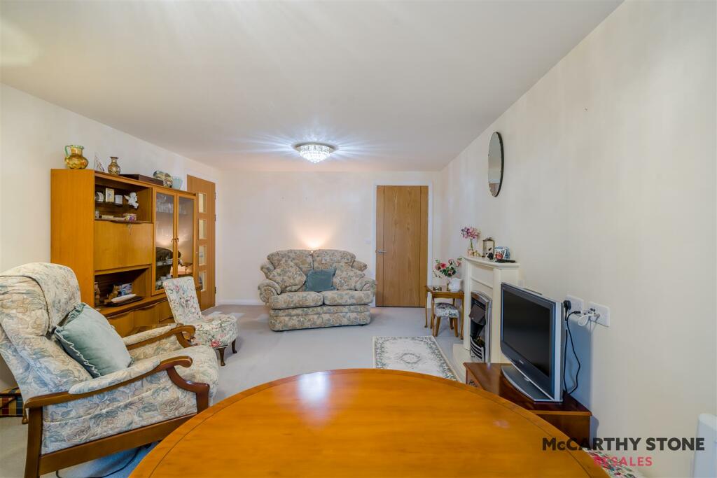 8622961-interior04.jpg