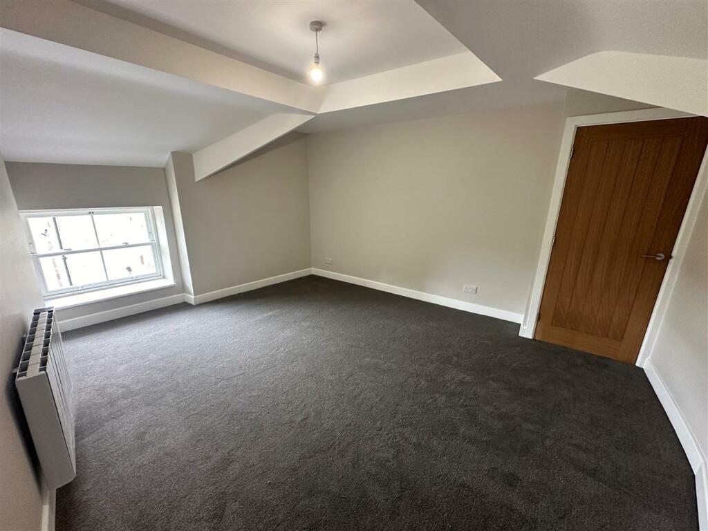 'master' bedroom.jpg