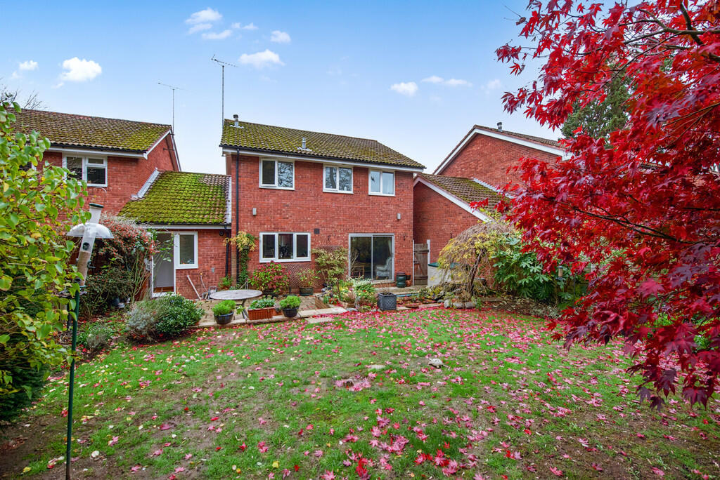 7 Squirrell Close...