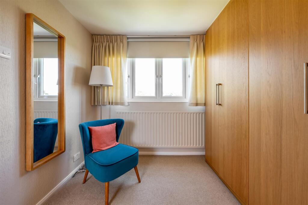 Cherrydown Avenue, E4