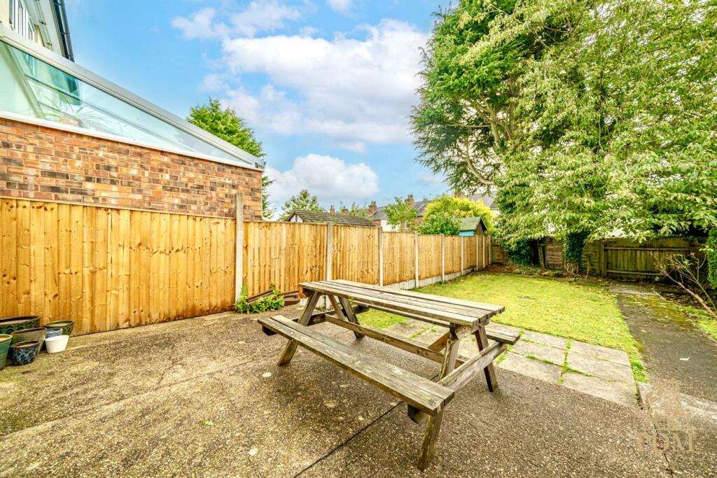 33 Sidney Road Beeston Nottingham NG9 1AN