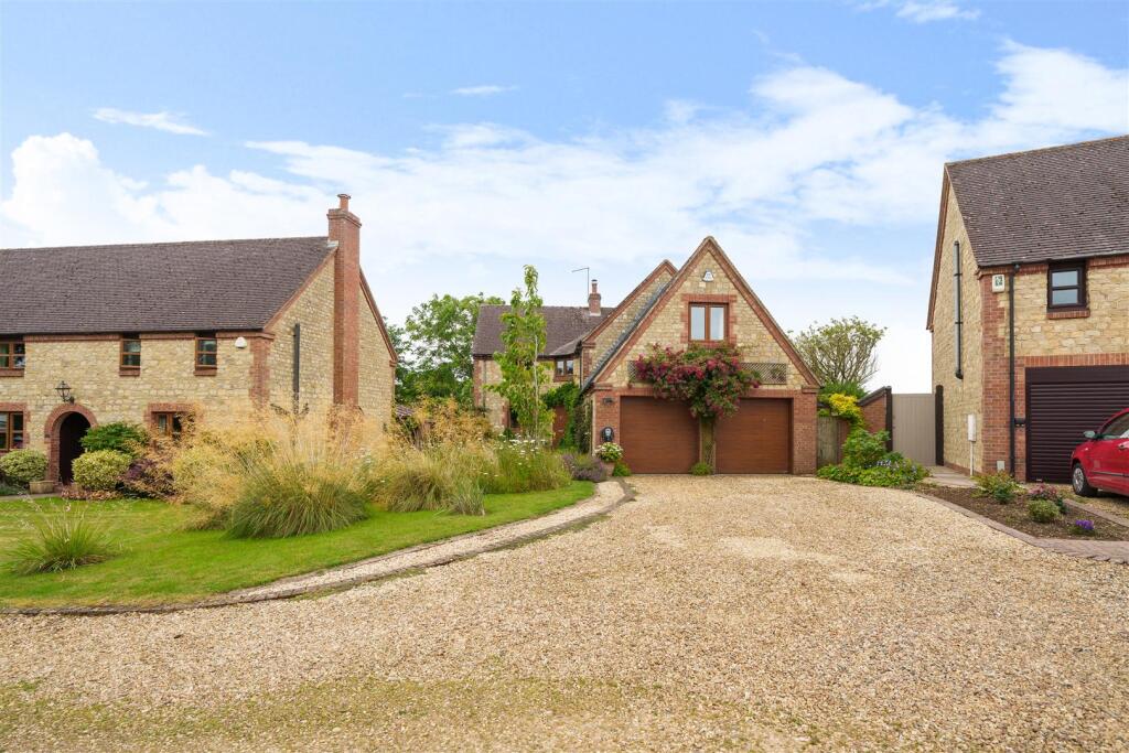 3 The Green, Church Stowe